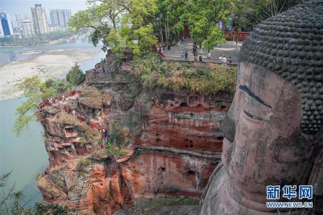 Sichuan : réouverture du Bouddha géant de Leshan