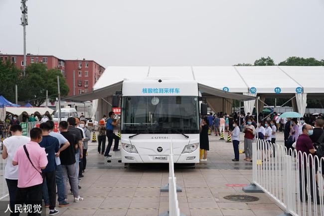 Beijing : mise en service de camions de tests d'acide nucléique