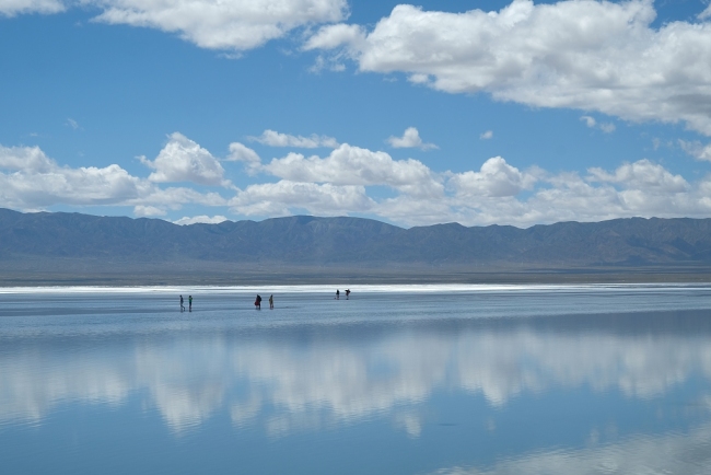 Photos : les paysages féeriques du lac salé Chaka