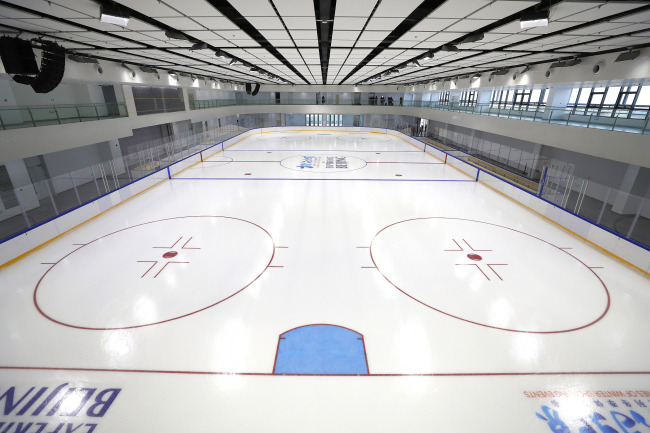 Beijing : fin des travaux de fabrication de glace au stade national