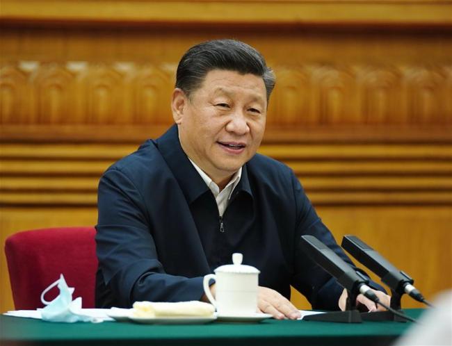 Ο πρόεδρος της Κίνας Σι Τζινπίνγκ, προεδρεύει σε ένα συμπόσιο με επιχειρηματίες στο Πεκίνο, την πρωτεύουσα της Κίνας, στις 21 Ιουλίου 2020. (Xinhua / Ju Peng)