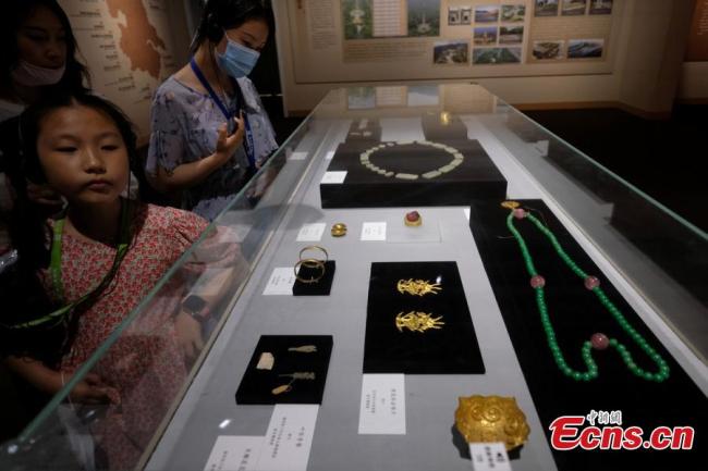 Η έκθεση με τίτλο "Αρχαιολογία του Τζιανγκσού" θα πραγματοποιηθεί στο Μουσείο Ναντζίνγκ από την 1η Ιουλίου έως τις 7 Οκτωβρίου φέτος. Με 285 αντικείμενα στην έκθεση, η έκθεση ελπίζει να παρουσιάσει τον αρχαίο πολιτισμό και την ιστορία της επαρχίας Τζιανγκσού.