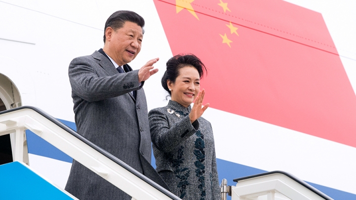 Xi Jinping desembarca em Lisboa iniciando visita a Portugal