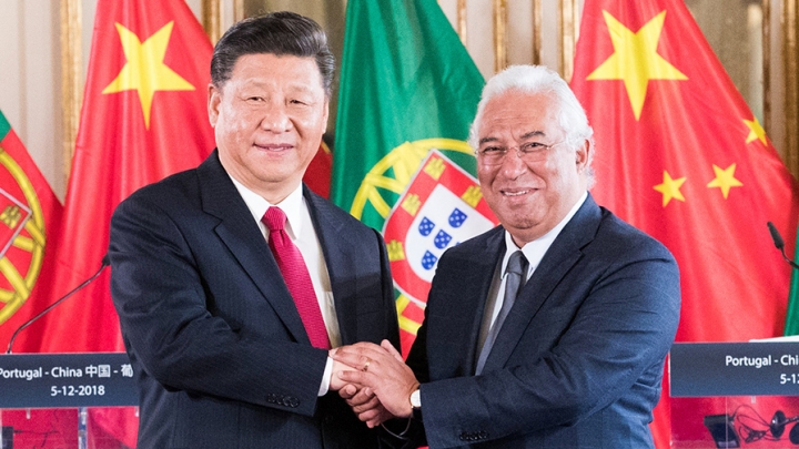 Xi Jinping reúne-se com primeiro-ministro português