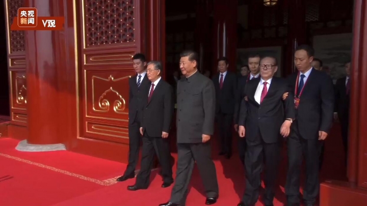 Xi Jinping e outros líderes do PCCh e da China foram à Tribuna Tian’anmen