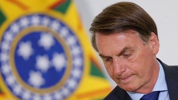 Bolsonaro anuncia ter realizado novo teste ao ter sintomas compatíveis com COVID-19