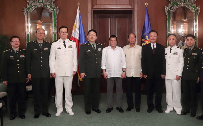 Президент Филиппин встретился с Чан Ваньцюанем