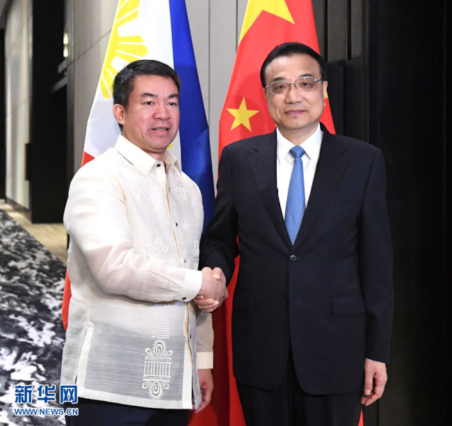 Ли Кэцян встретился с президентом Сената Филиппин