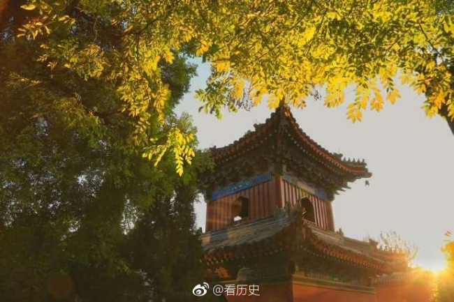 Даосский храм белых облаков (Байюньгуань) в Пекине