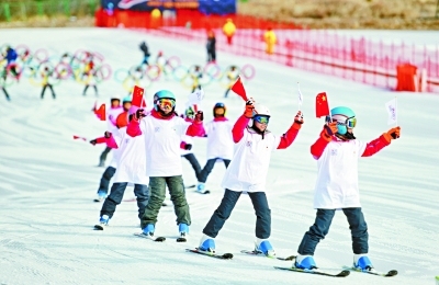 В уезде Яньцин отметили Всемирный день снега и открыли Международный детский фестиваль лыжного спорта 2018 года