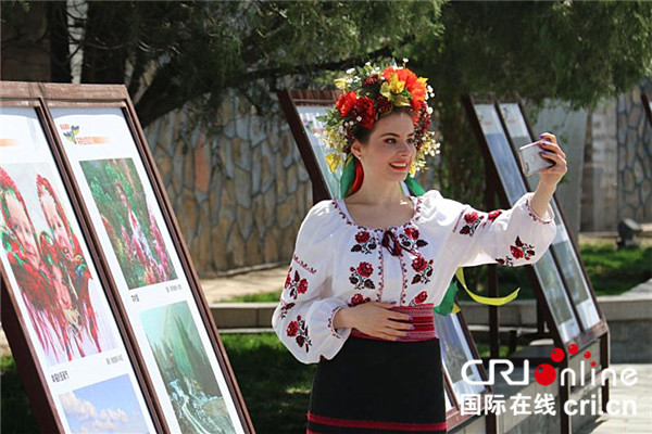 В Пекине открылась фотовыставка «Многообразная Украина»