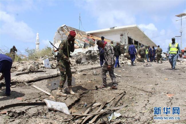 В столице Сомали произошло два взрыва, погибли как минимум 12 человек