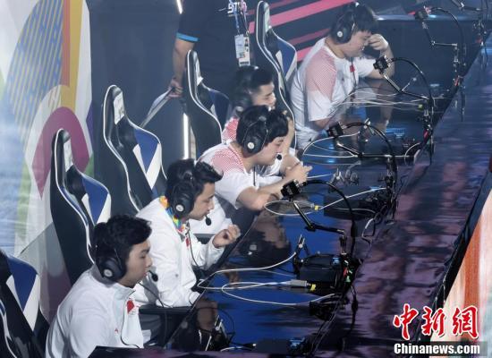 Китайские киберспортсмены на Азиатских играх 2018 г.