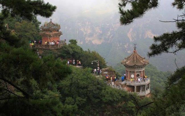 Горы Кундун -- туристический район-заповедник