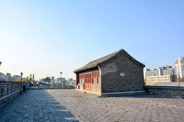 Единственный сохранившийся участок пекинской городской стены