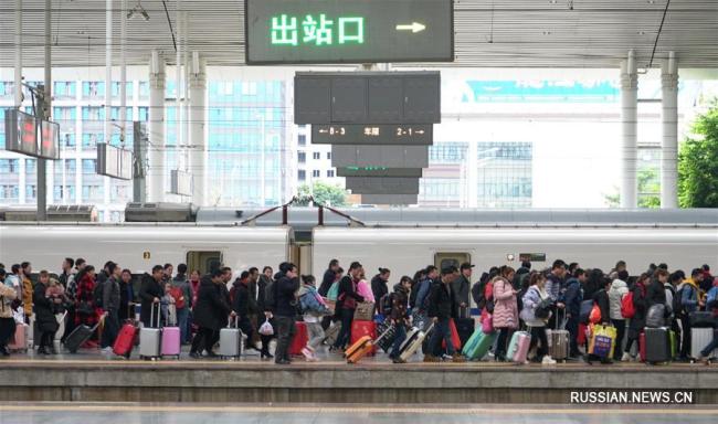 Объем пассажирских перевозок по железным дорогам в Китае во время новогодних каникул достиг 60,3 млн человеко-раз