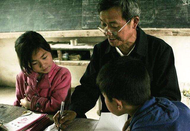 В Китае насчитали более 2 900 000 сельских учителей и воспитателей