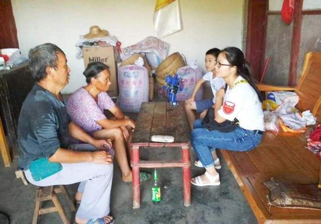 Китайские студенты поощряются к участию в волонтерской деятельности в сельских районах  