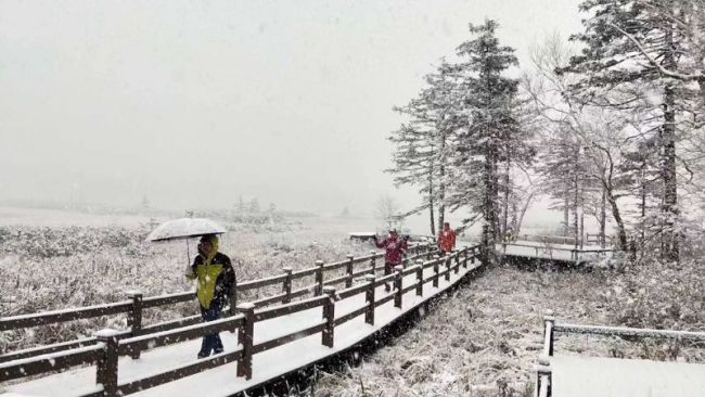 چین میں سال کی پہلی برف باری:تصویری جھلکیاں  زبیر بشیر