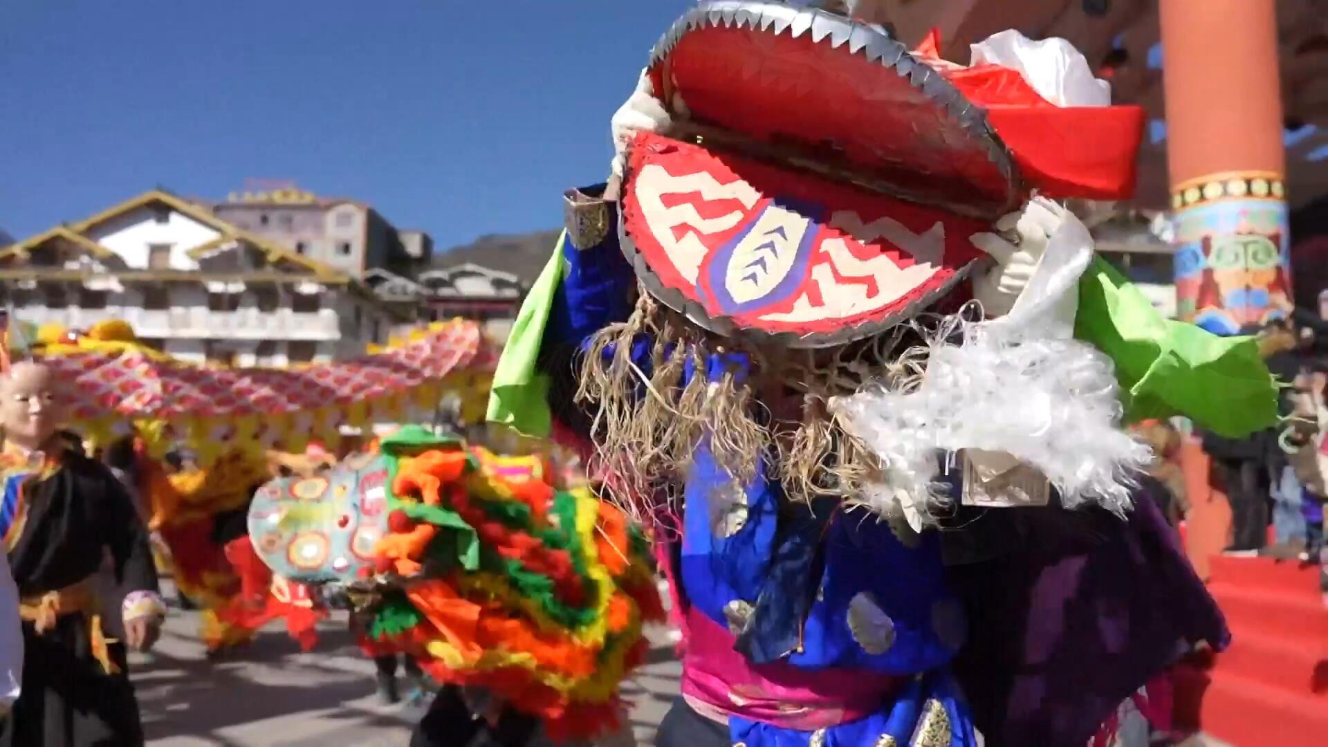 「上九節」 3年ぶりの再開楽しむ＝四川省チベット族郷