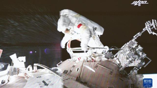Хятадын сансрын нисэгчид анх удаа сансарт шинэ оныг угтана