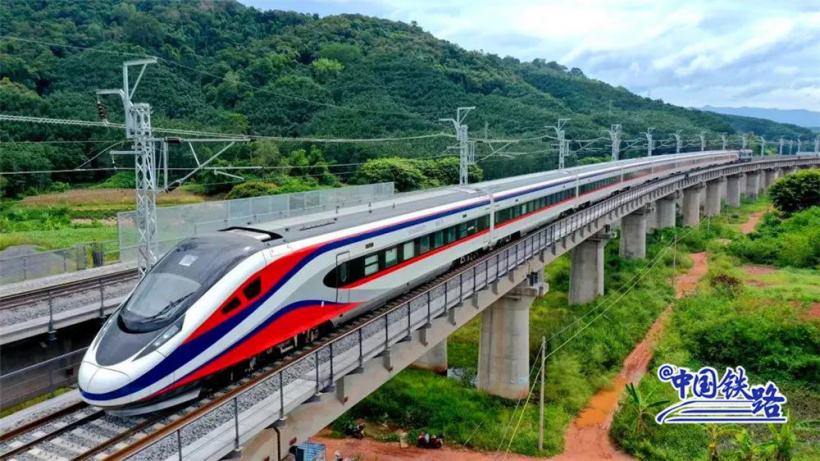 راه آهن جدیدالتاسیس چین-لائوس بیش از یک میلیون مسافر را جابجا کردا