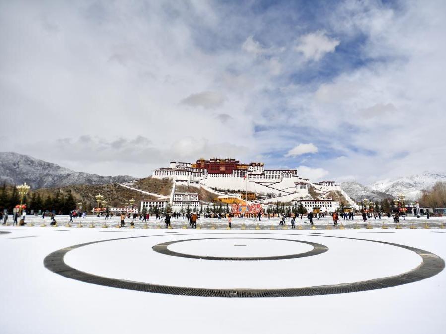 Lhasa Seindah Lukisan