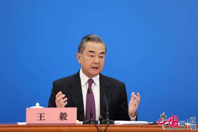 وزیر خارجه چین: «یک کمربند، یک جاده» را به مسیر توسعه و رفاه تبدیل کنیم