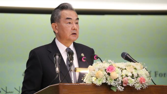 حضور وزیر خارجه چین در مراسم افتتاحیه نشست وزیران امور خارجه سازمان همکاری اسلامیا