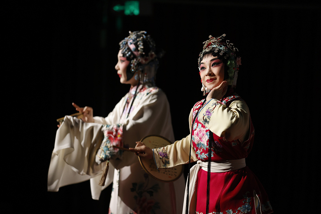 بازگشایی تئاتری با قدمت چند صد ساله در پکن