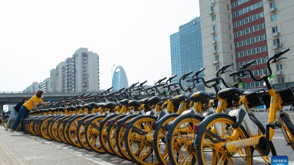 دوچرخه‌های عمومی شهر پکن در اقدامی احتیاطی ضد عفونی شدندا