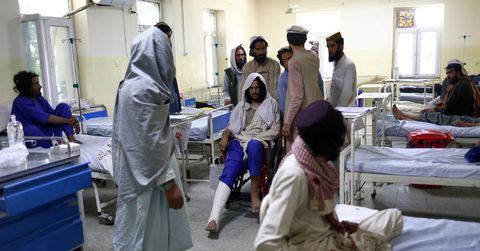سازمان جهانی بهداشت: وضعیت زلزله‌زدگان اضطراری است/ جهان، افغانستان را فراموش نکندا