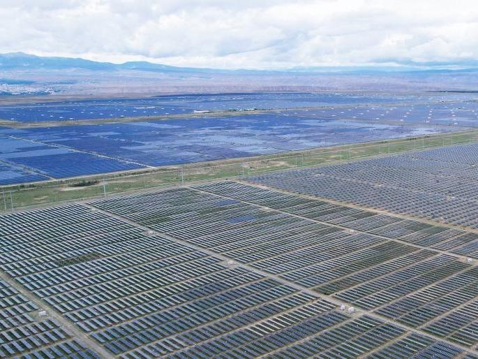 Qinghai Tempatkan Ladang Solar Terbesar Dunia