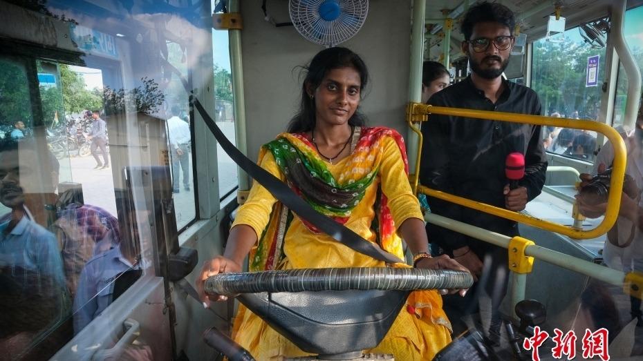 استخدام رانندگان اتوبوس زن در پایتخت هند