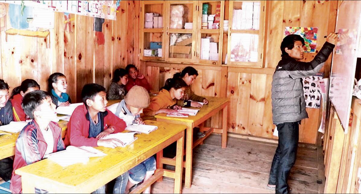 गोरखामा तिब्बती भाषाको पढाइ