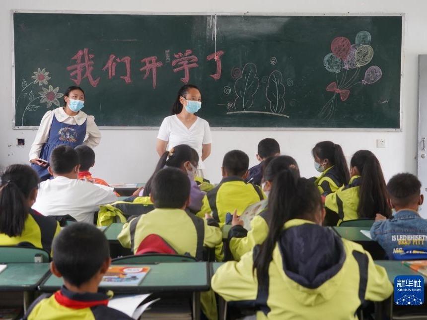 Sekolah Dibuka Semula di Kawasan Bencana Sichuan