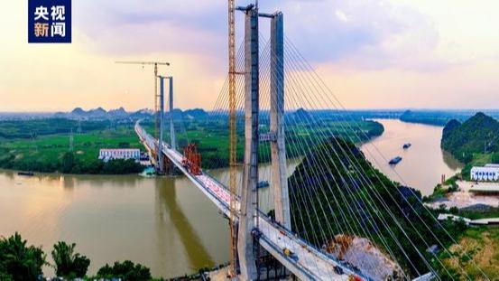 پایان کار ساخت پل ۶۱۲ متری