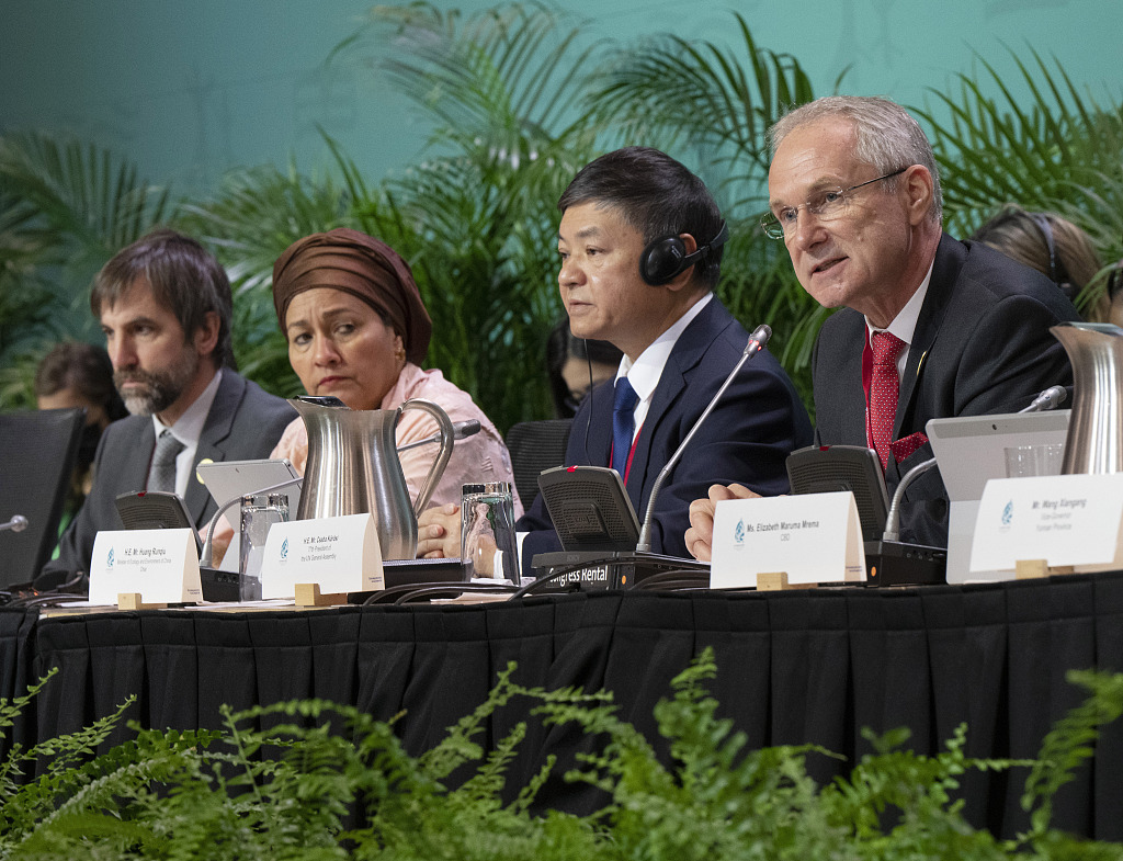 Csaba Korosi (djathtas), presidenti i sesionit të 77-të të Asamblesë së Përgjithshme të OKB-së mbajti fjalim në Konferencë/ foto nga VCG