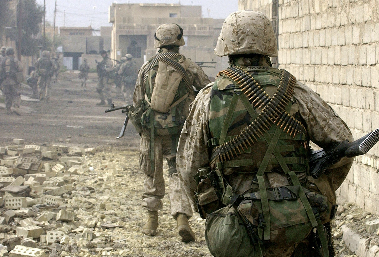 دلیل تداوم حضور نیروهای نظامی آمریکا در عراق چیست؟