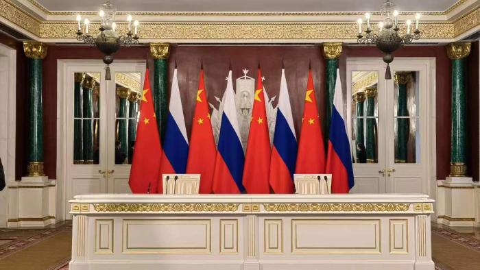 تأکید بر لزوم گرفته شدن تصمیم سیاسی از سوی همه طرف‌های برجام در بیانیه چین و روسیها