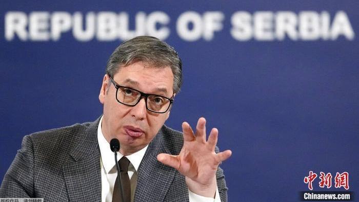 رئیس‌جمهور صربستان از رهبری حزب حاکم کشورش استعفا دادا
