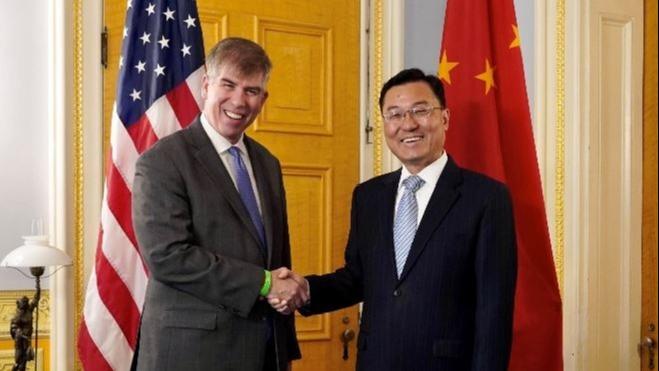 دیدار سفیر چین با معاون وزیر خزانه داری آمریکاا