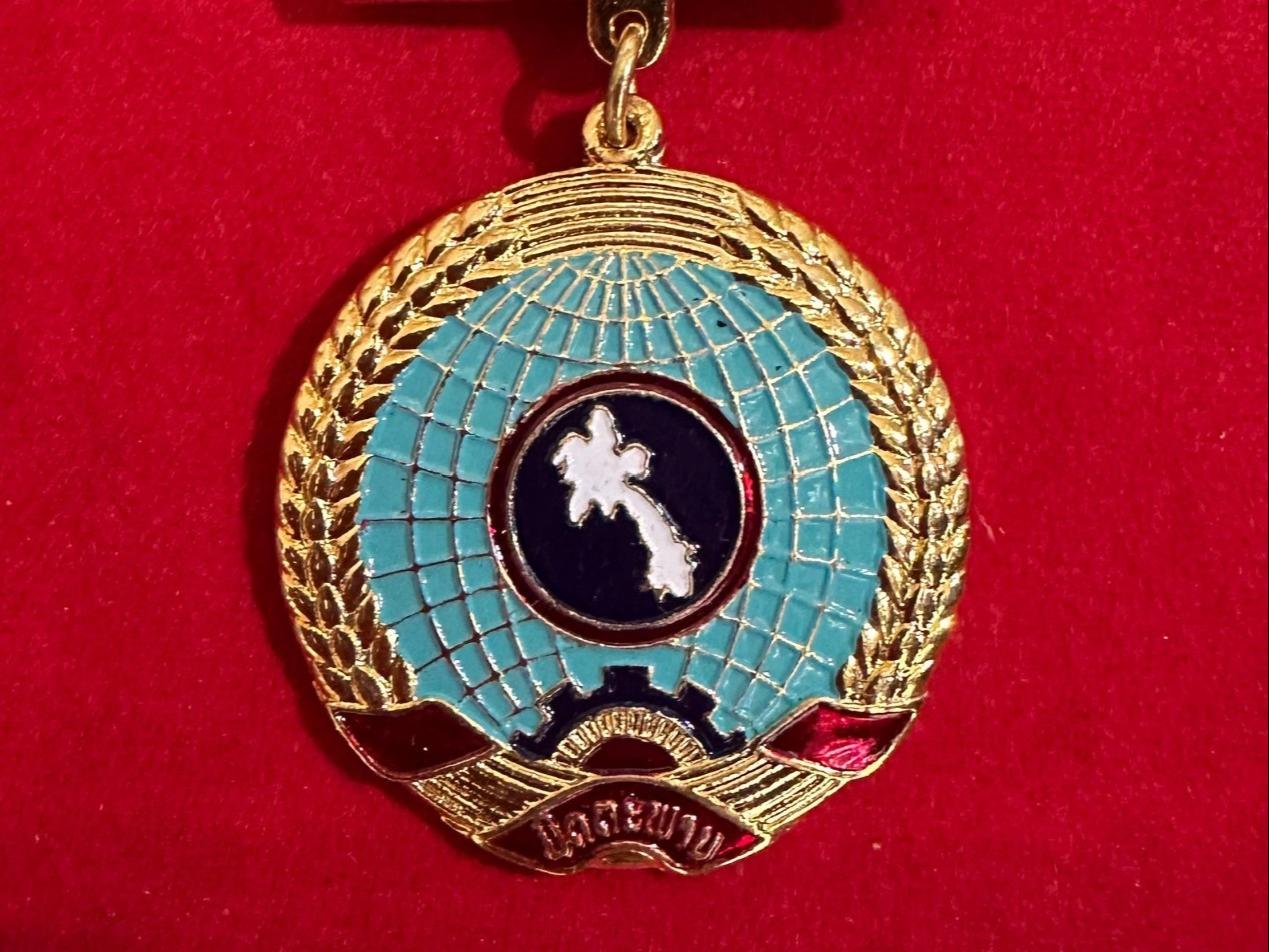 中華全国総工会、ラオス政府から「友好勲章」を受章