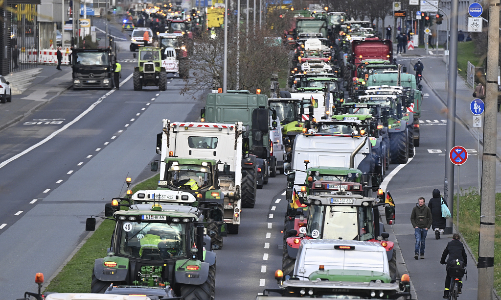 Deutsche Landwirte protestieren gegen Abschaffung von Subventionen