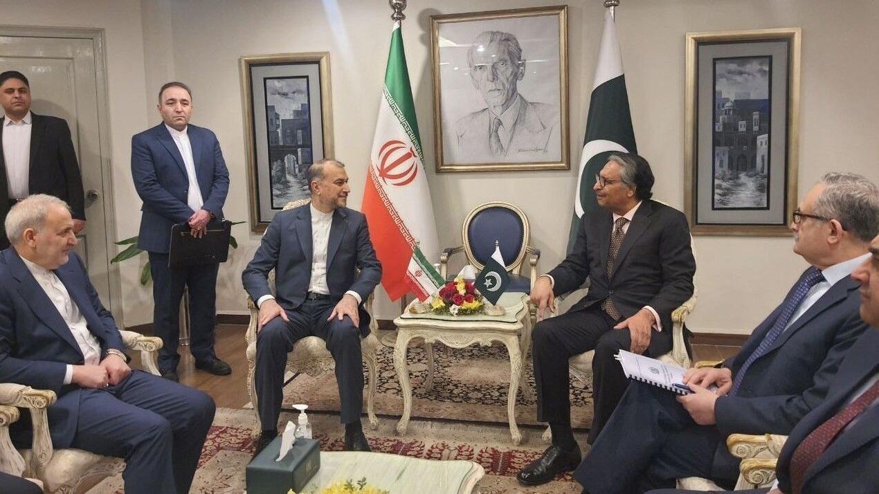 استقبال وزیرخارجه پاکستان از امیرعبداللهیان، آغاز مذاکرات دوجانبها