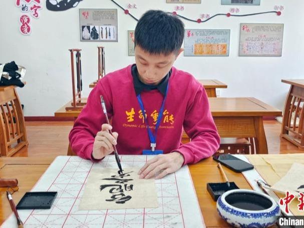 Selami Keunikan Budaya di Xinjiang