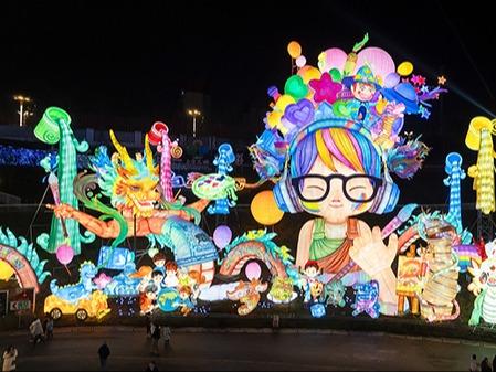 四川省自貢市で第30回国際恐竜ランタンフェスティバルが開幕
