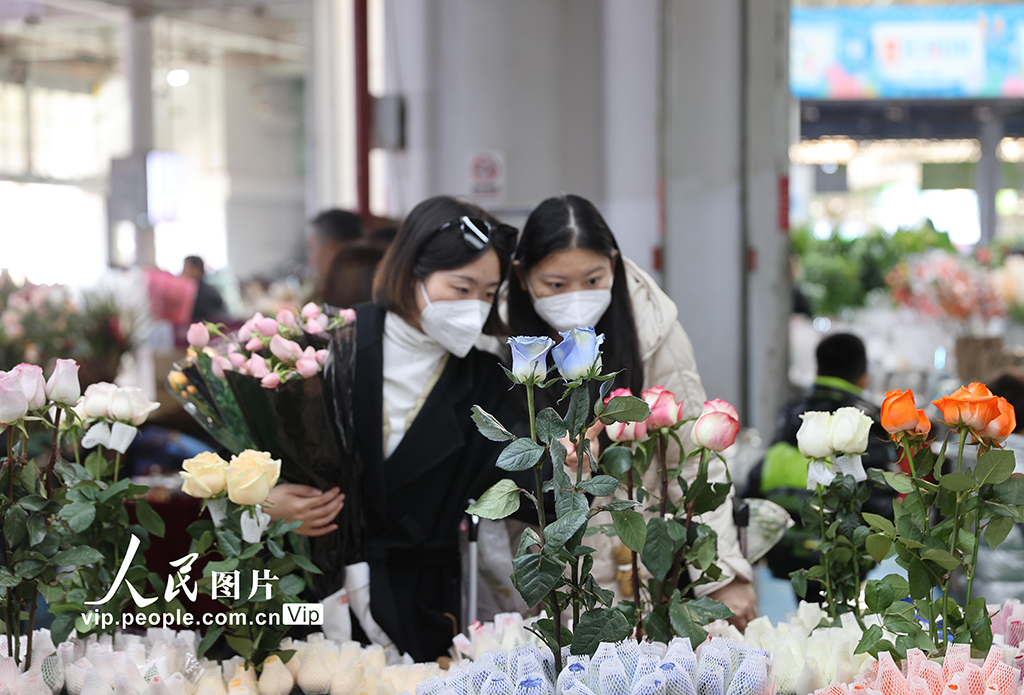 Bunga Segar Laris Dijual di Kunming Semasa Sambutan Tahun Baharu