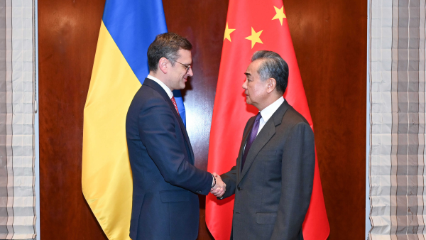 دیدار وزیر خارجه چین با وزیر خارجه اوکراین در آلمانا