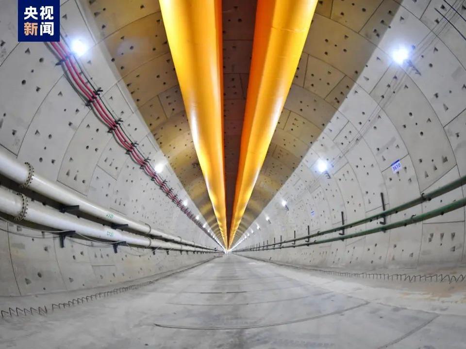 時速350キロ 広州-湛江高速鉄道湛江湾海底トンネルが貫通